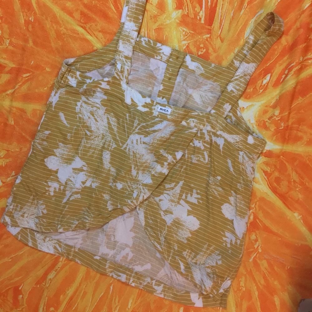 RVCA split-back tank - Picture 2 of 3